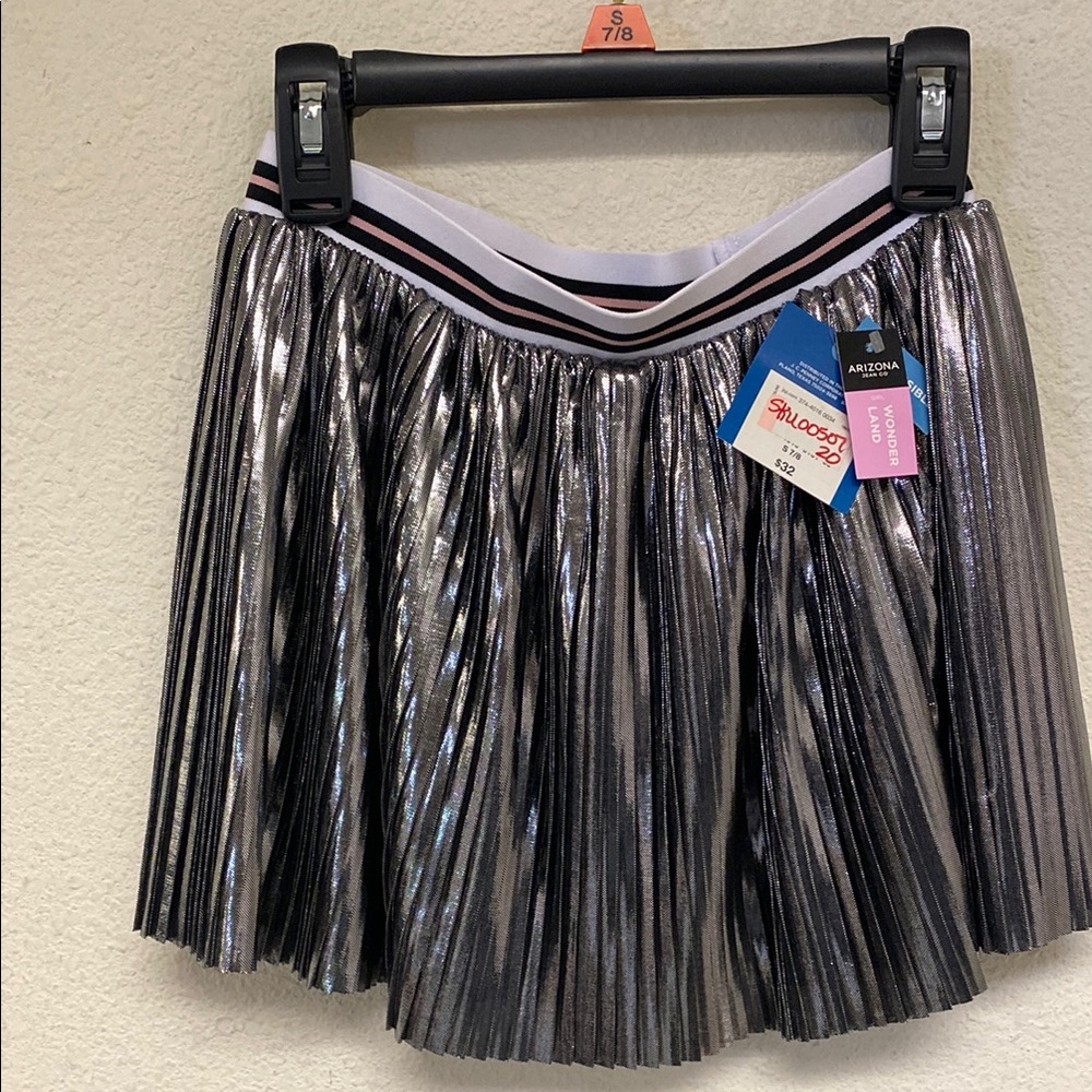 Arizona Jean Company Metallic Silver Pleated Skirt